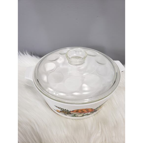 VINTAGE CORNING WARE MERRY MUSHROOM 2.5 QUART CASSEROLE DISH W/ DIMPLED LID - Picture 3 of 12